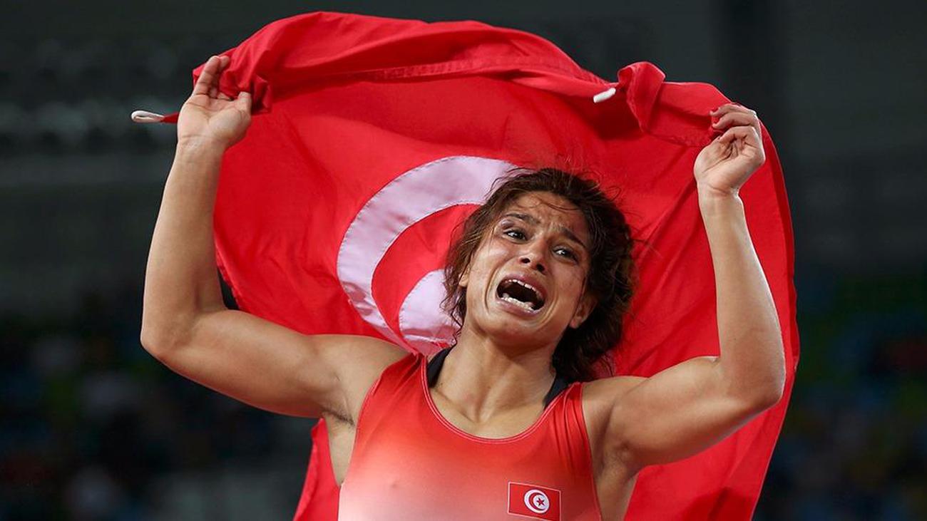 بطولة افريقيا للمصارعة بالجزائر: مروى  العامري تتوج بالذهب وإنجاز قاري تاريخي