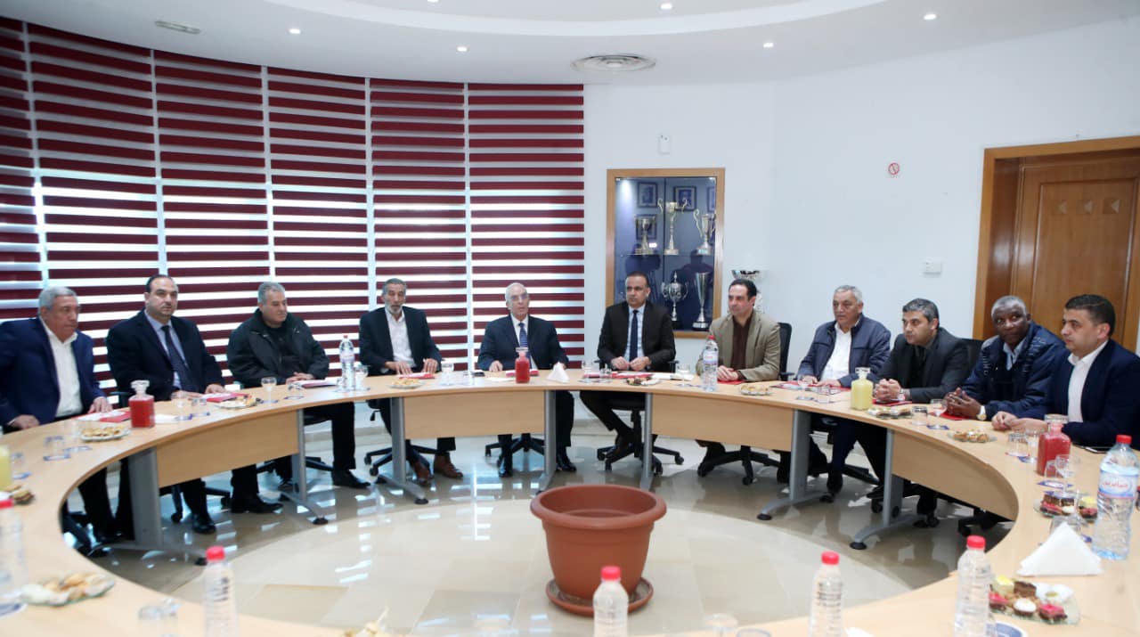 في اجتمــاع الجامعة بعائلة النادي: 13 قرارا لفائدة الأولمبي للنقل والمنطقة في اجتمــاع الجامعة بعائلة النادي: 13 قرارا لفائدة الأولمبي للنقل والمنطقة