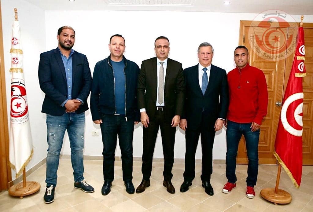 حضرها اليونسي والمدب: الجريء ينظم جلسة مصالحة بين وسام يحيى ومعين الشعباني حضرها اليونسي والمدب: الجريء ينظم جلسة مصالحة بين وسام يحيى ومعين الشعباني