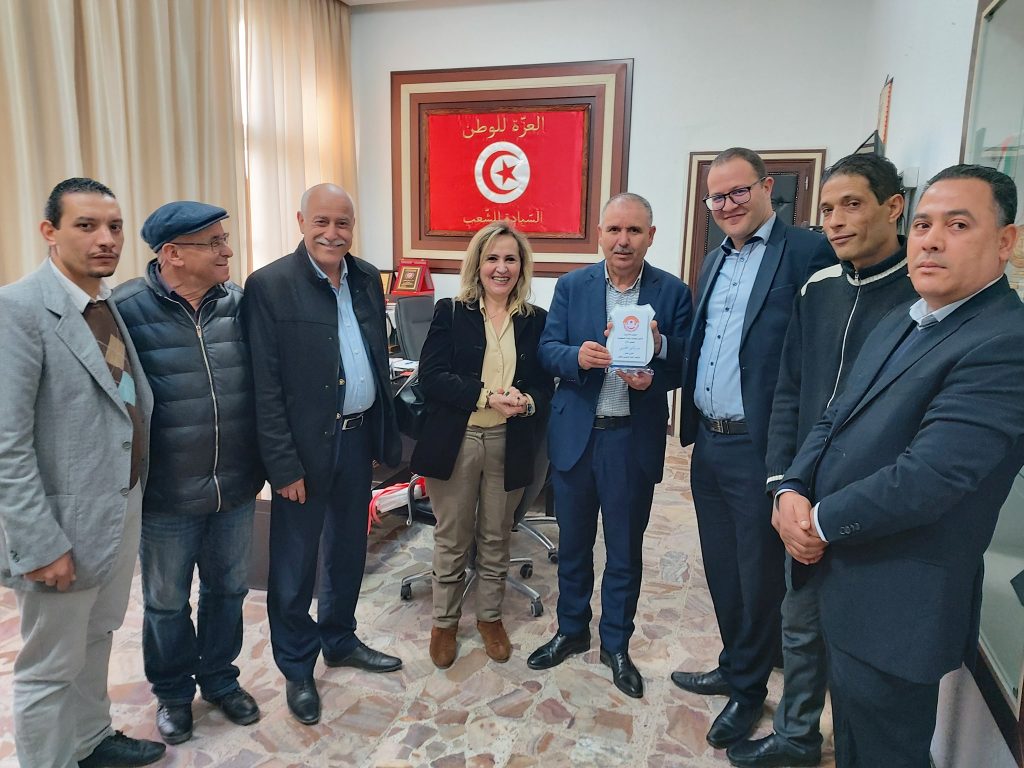 النقابة الأساسية لأعوان وإطارات رئاسة الحكومة تساند الطبوبي ضد هجمة الشاهد