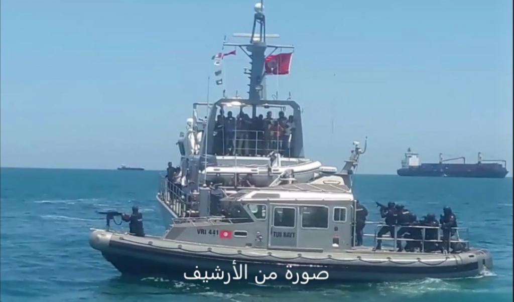 إنقاذ 11 مهاجرا شرقي قرقنة