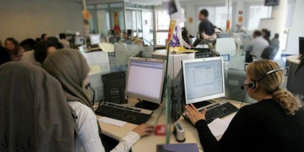 اليوم توقيع اتفاقية الزيادة في أجور مركز النداء “كونسونتريكس”