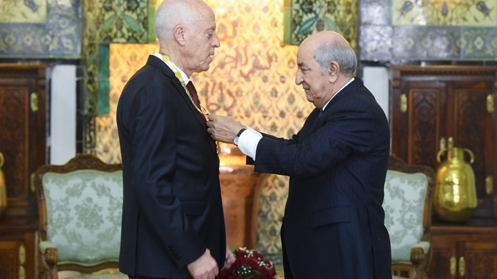 أعلى وسام جزائري لقيس سعيد