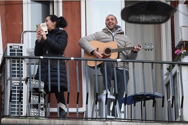 Riposter à coronavirus… à l’italienne