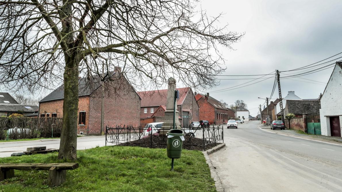 La France se dépêche pour refouler Covid-19 : le confinement à l’italienne