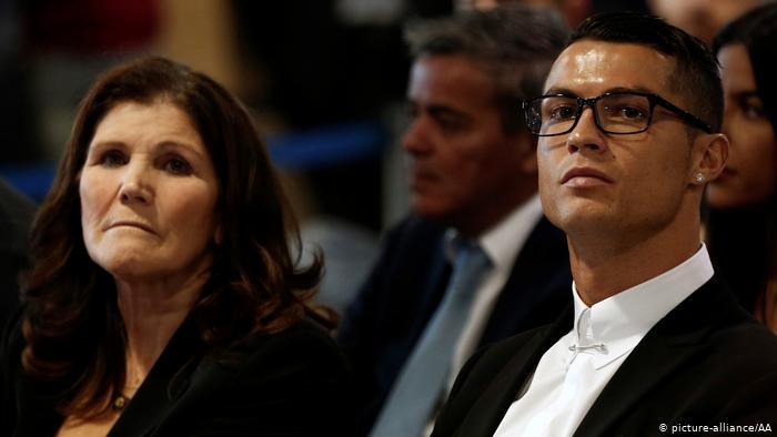 كورونا “تشجع” كريستيانو على رفض العودة الى إيطاليا