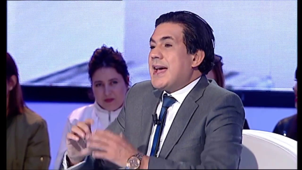 شاهدوا / عبد الرزاق الشابي ينفجر باكيا في المباشر ويبوح بهذا السر عن شقيقه علاء