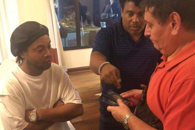 كورونا تهدد بإطالة سجن رونالدينهو في الباراغواي كورونا تهدد بإطالة سجن رونالدينهو في الباراغواي