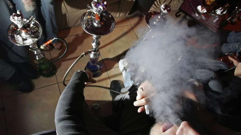 خطية ب 300 دينار لمن يدخن الشيشة في المقاهي