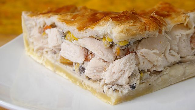 فطيرة الدجاج بالفطر