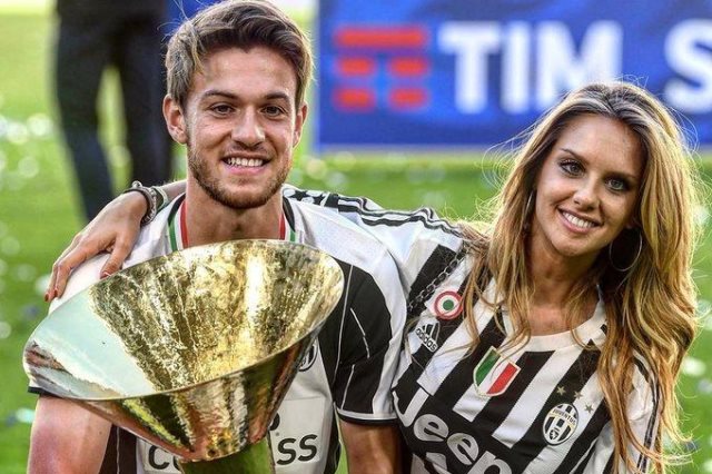 كورونا تصيب زوجة لاعب جوفنتوس الحامل في الشهر الرابع كورونا تصيب زوجة لاعب جوفنتوس الحامل في الشهر الرابع