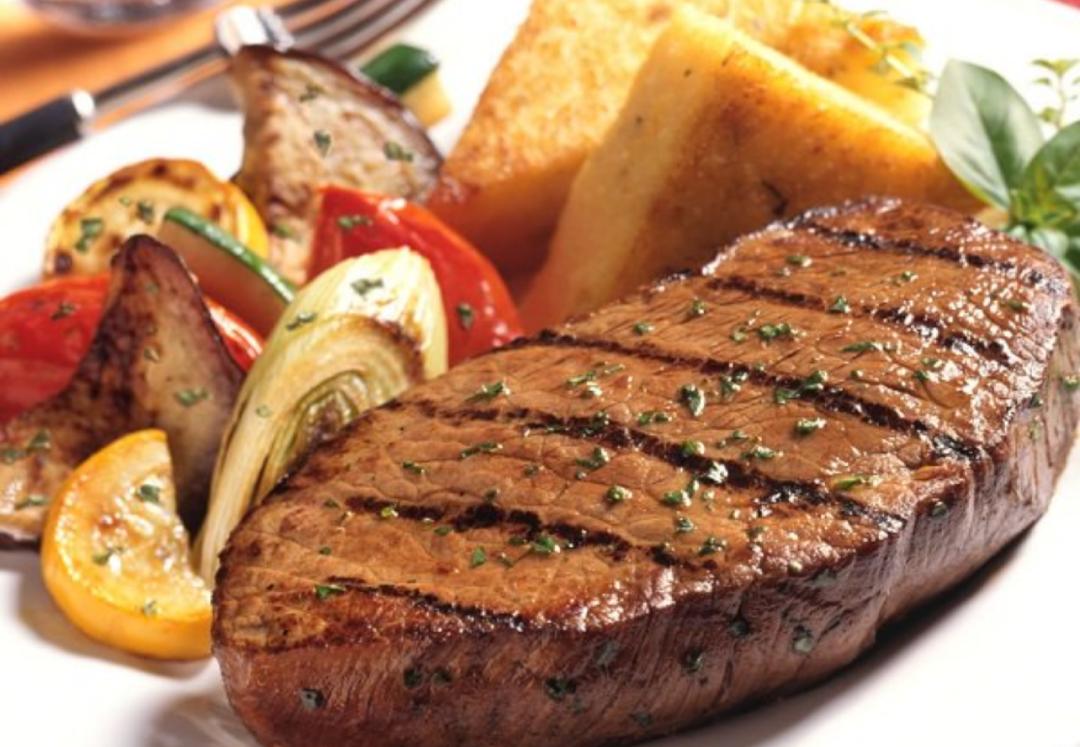 لحم بالطماطم والثوم