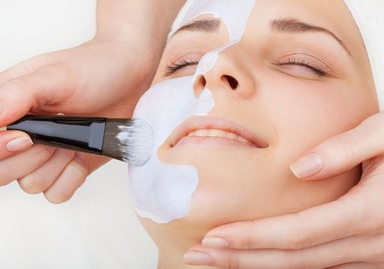 بمكون بسيط فقط.. تمتعي ببشرة ناعمة