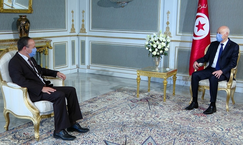 رئيس الجمهورية يستقبل وزير الشؤون الاجتماعية