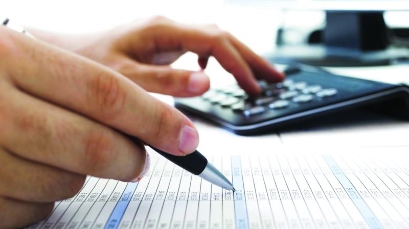 الاقتطاع من أجور 600 موظف انتفعوا دون وجه حق بمنحة 200 دينار