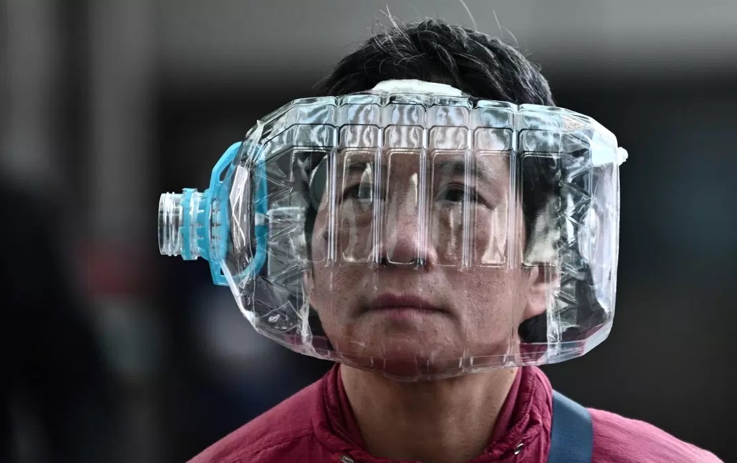 صورة اليوم/  قناع للوقاية ..Made in China