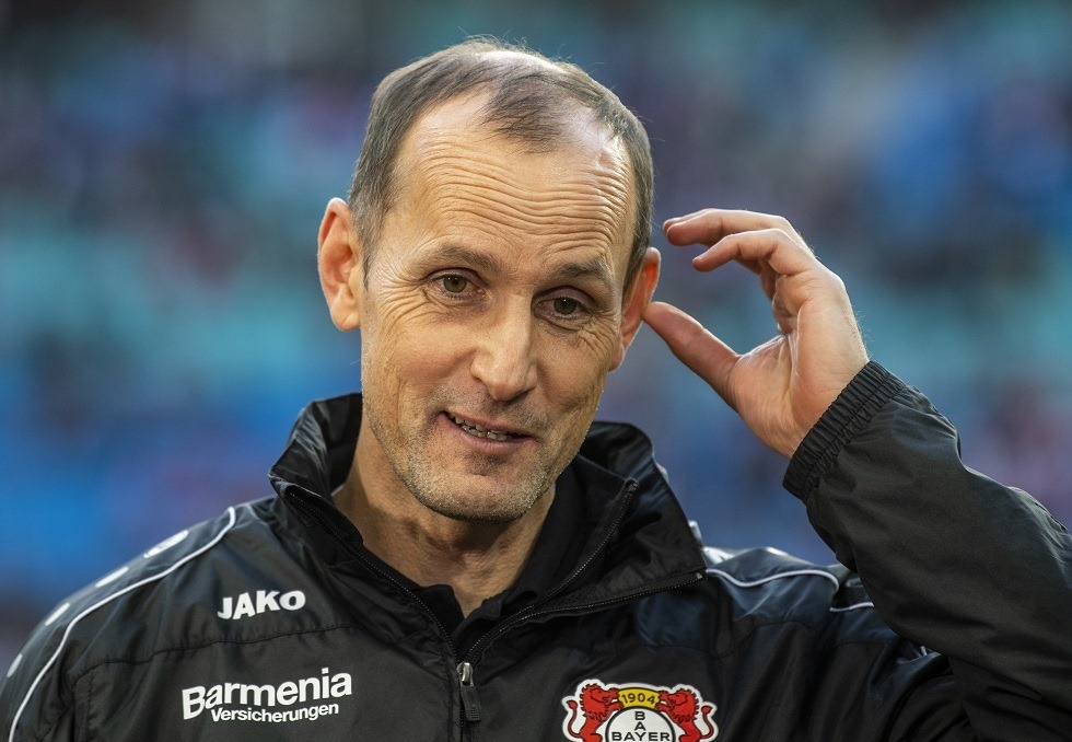 لسبب غريب: مدرّب أوغسبورغ الألماني يمنع من حضور مباراة فريقه لسبب غريب: مدرّب أوغسبورغ الألماني يمنع من حضور مباراة فريقه