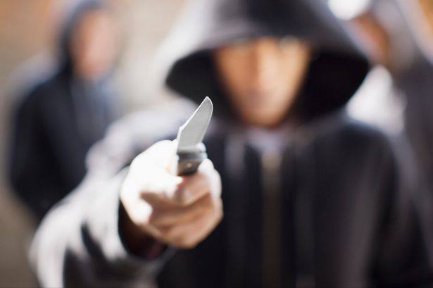 العاصمة: فتاة تنفذ براكاج لمحام بسكين