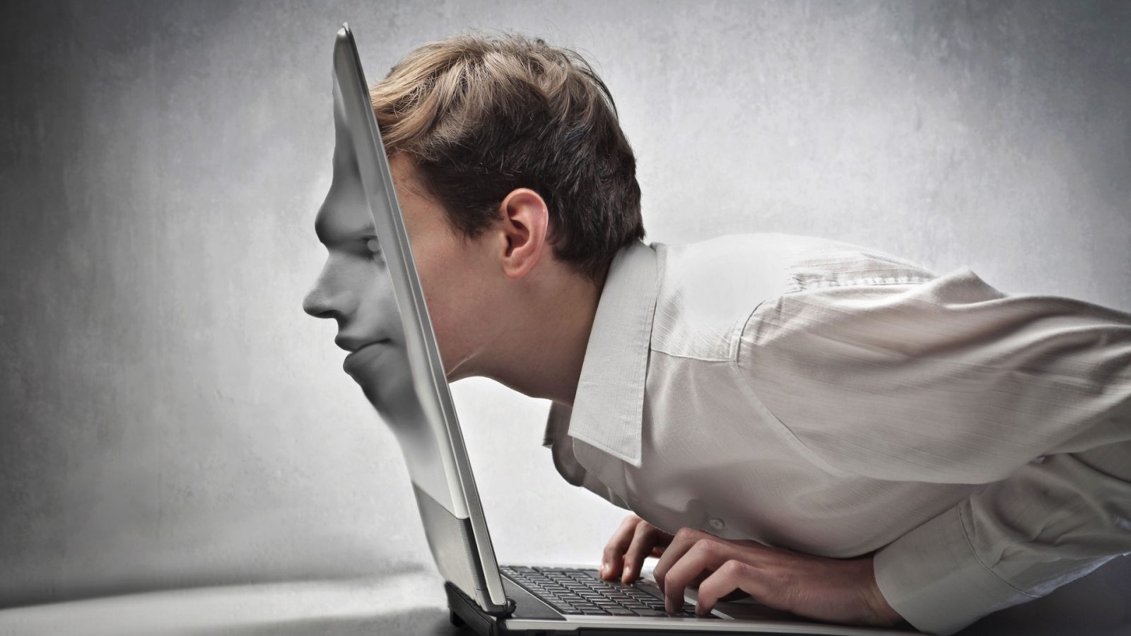 دراسة: 48 بالمائة من شباب تونس ينتقون معلومات عن صحتهم الجنسية من الأنترنت