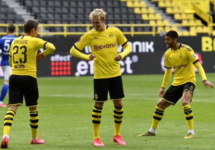 عودة البونديسليغا: دورتموند يفوز على شالكة بـ4 أهداف… ورقصة