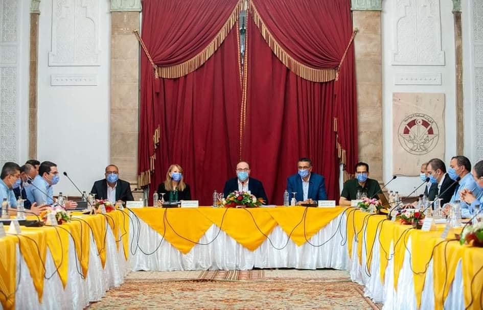 الفخفاخ وحكومته يتدارسون مخطط الإنقاذ