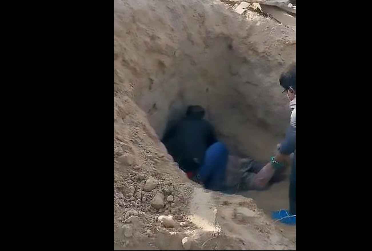 الصين: يدفن أمه البالغة من العمر 79 عاما حية