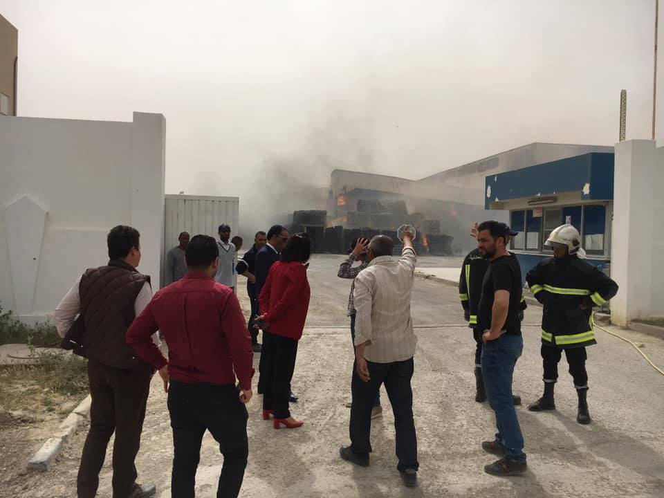 عاجل :الحرائق تلتهم المنطقة الصناعية بالنفيضة