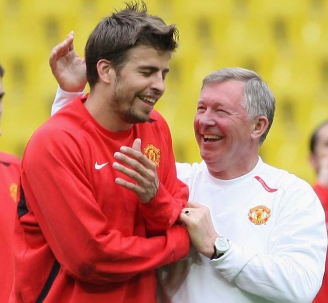 في مقال نشر بصحيفة: روني يكشف خفايا طرد بيكيه من مانشستر