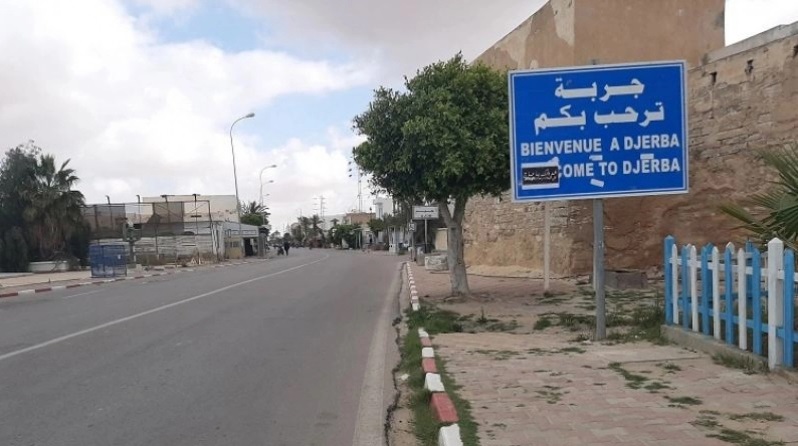 جربة: أصحاب المقاهي يقررون فتح محلاتهم