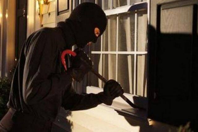 بن عروس : القبض على سارق الأجهزة الالكترونية