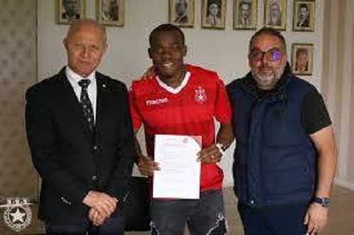 بسبب شكوى الأهلي ضد فريقه التونسي : عرض خدمات 