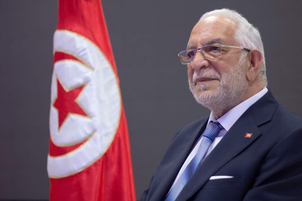 مورو يقرر الانسحاب