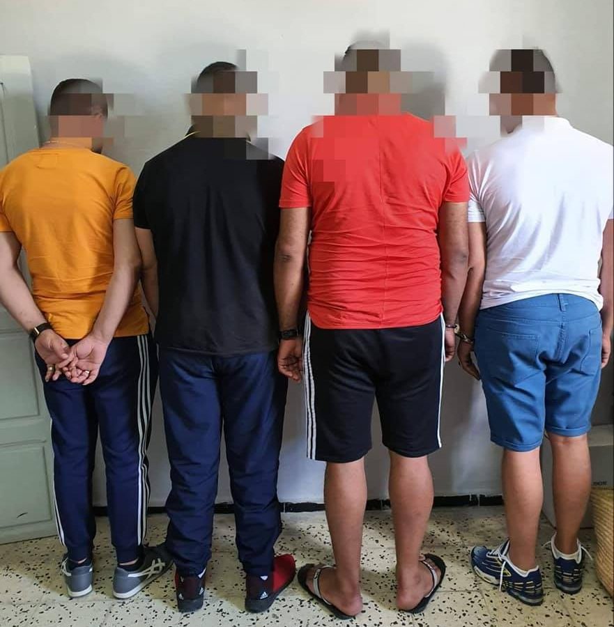 سوسة: الإطاحة بـ4 من بلد مجاور ..يدخلون كسياح ثم يتاجرون في هذه المواد المخدرة سوسة: الإطاحة بـ4 من بلد مجاور ..يدخلون كسياح ثم يتاجرون في هذه المواد المخدرة