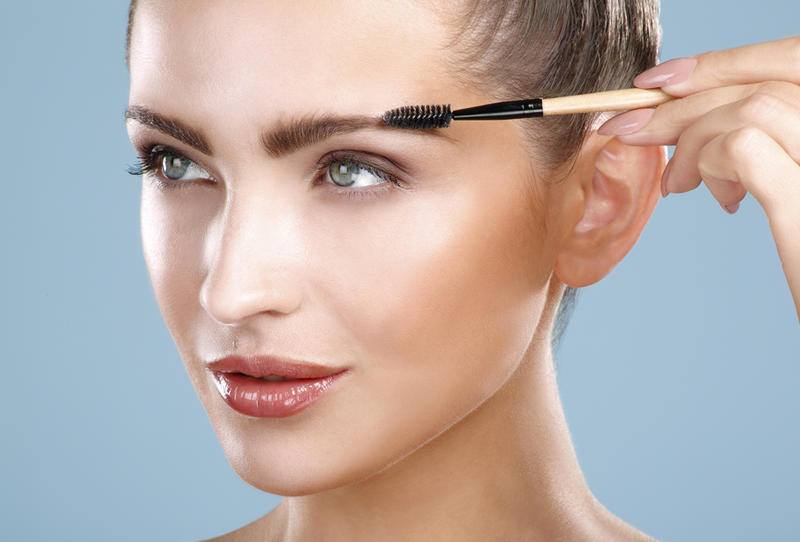 وصفات طبيعية لنموّ الحواجب وتكثيفها