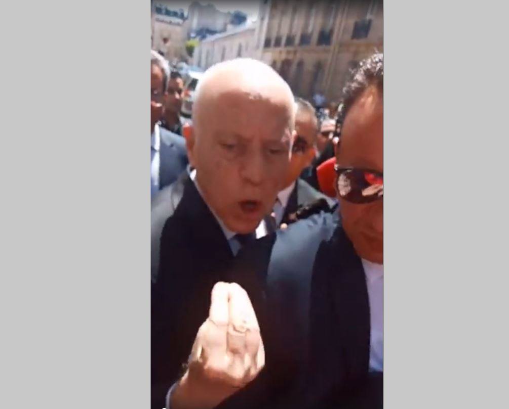 اعتصام الكامور يلاحق قيس سعيد إلى قلب باريس.. وهذا ما قاله للمحتجين (فيديو)