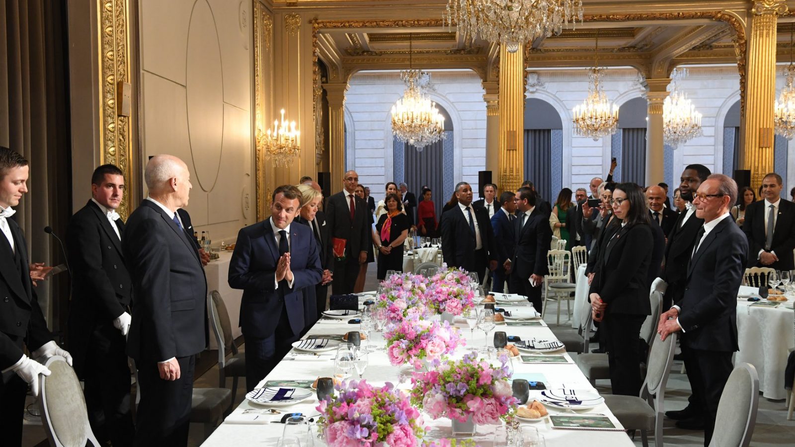 مأدبة عشاء على شرف قيس سعيد بالصور