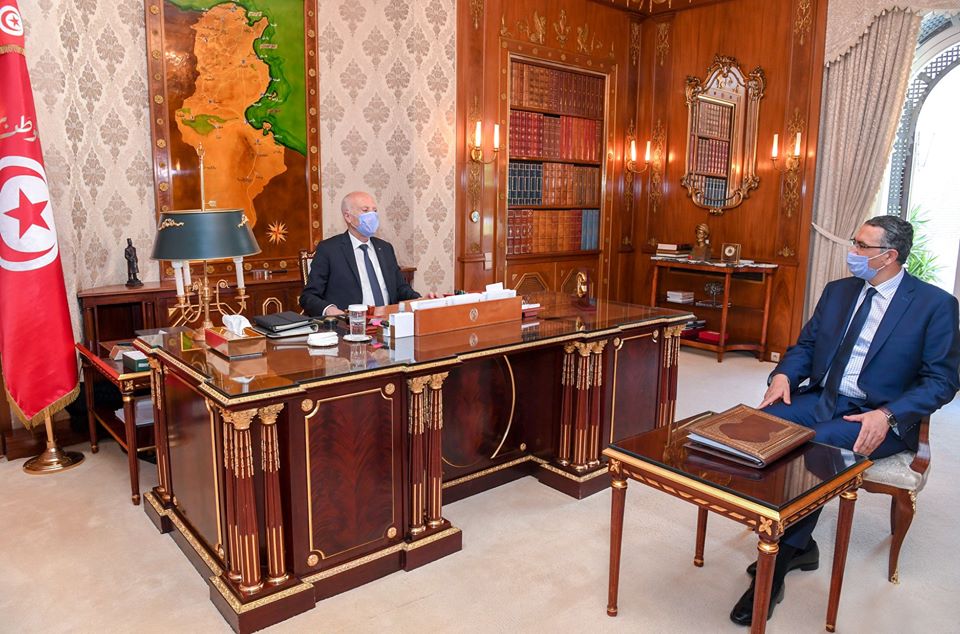 حماية الحدود وسبل دعم دول صديقة للجيش محور لقاء سعيّد بوزير الدفاع