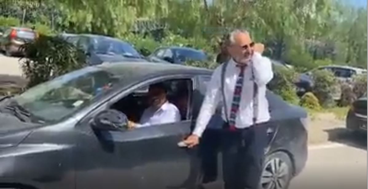 شاهدوه / فيديو للقروي ومخلوف يثير غضب نقابة الأمن الرئاسي فتطلب مساءلتهما شاهدوه / فيديو للقروي ومخلوف يثير غضب نقابة الأمن الرئاسي فتطلب مساءلتهما