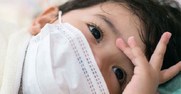 بعد رحلة قادته من قبلي للمنستير ..طفل الـ5 سنوات يهزم كورونا