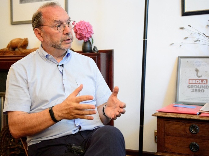 مفاجأة من عالم بريطاني: لا داعي للحجر الصحي للمسافرين