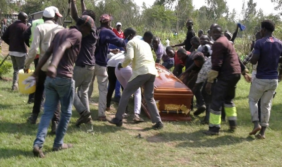 كورونا: خطفوا جثة نجم مشهور حبّا فيه في هذا البلد