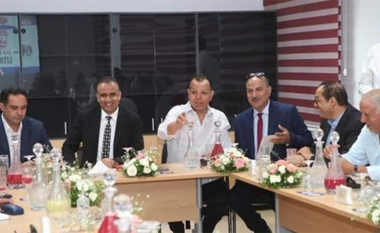 رئيس الجامعة غاضب من أحباء الإفريقي بسبب هؤلاء ..