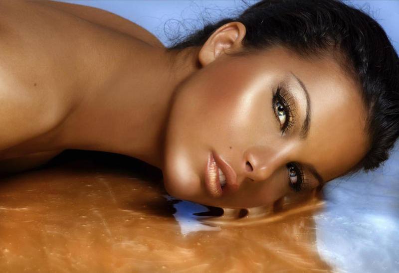 زيوت وخلطات طبيعية لاكتساب لون برونزي مميزًا