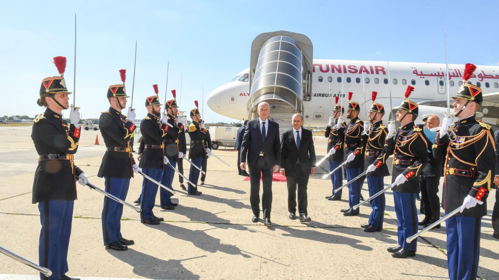 شاهد الفيديو/ وصول قيس سعيد لباريس