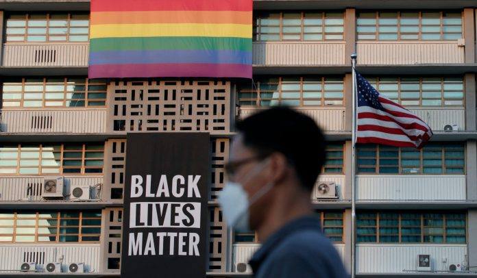 كوريا الجنوبية: نزولا عند رغبة ترامب…