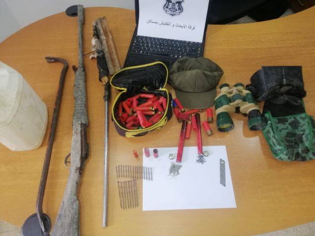 هدد دورية ببندقية صيد:القبض على هذا المجرم في مساكن ..وهذا ما حجز لديه