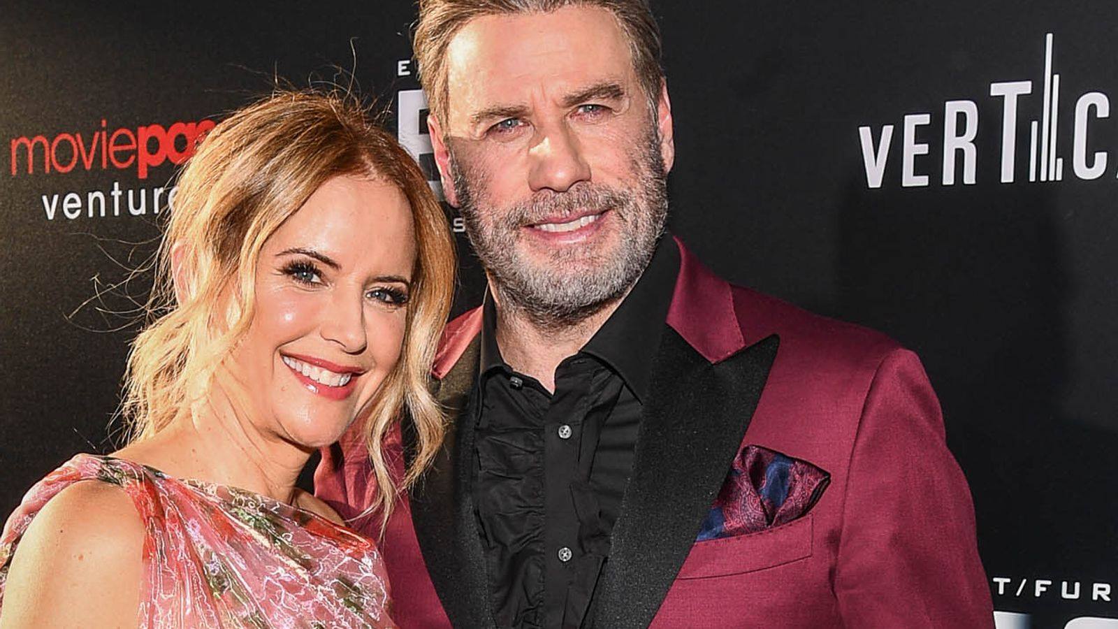 وفاة زوجة جون ترافولتا