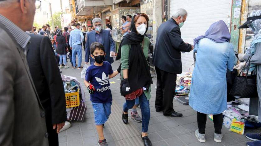 ثلث الإيرانيين أصيبوا بكورونا، وثلث آخر مهدّد بالعدوى
