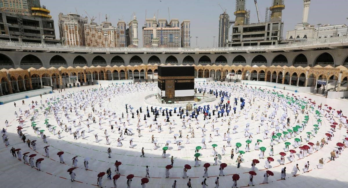 إجبارية تلقي الراغبين في الحج تلقيح كورونا