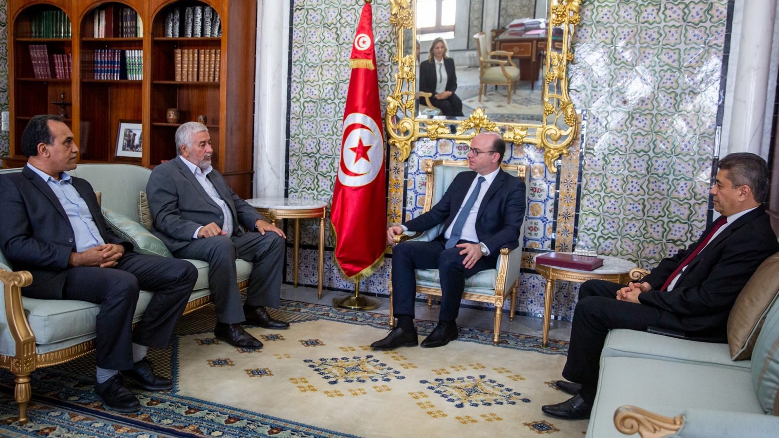 عدد من المسائل والإشكاليات محور لقاء الفخفاخ والزار